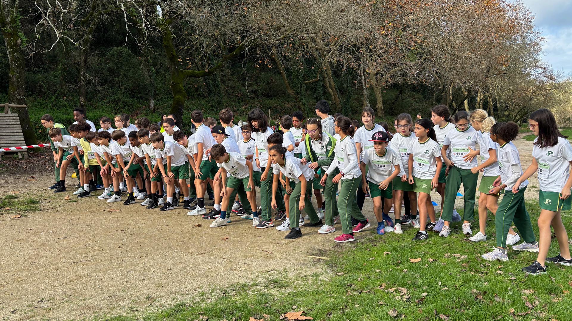 300 alunos participam em corta-mato no Parque de Fitares