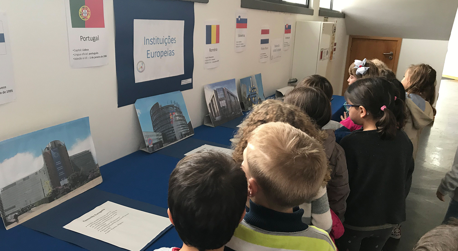 Clube Europeu inaugura exposição do Dia da Europa 